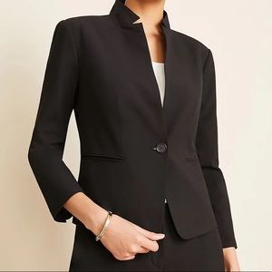 Ann Taylor Notched Blazer in Seasonless Stretch